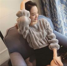 泡泡長(zhǎng)袖圓領(lǐng)套頭毛衣