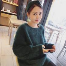 簡(jiǎn)約慵懶超寬松款長(zhǎng)貂絨套頭毛衣